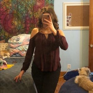 Maroon off shoulder slit in the middle long sleeve
